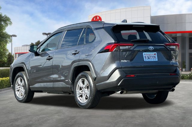 Used 2023 Toyota RAV4 XLE AWD/4WD image 7