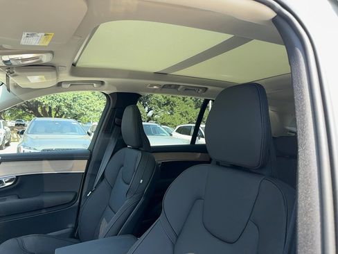 Certified 2025 Volvo XC90 B6 Core w/ Climate Package image 14