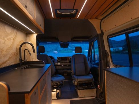 Used 2024 Mercedes-Benz Sprinter 2500 image 5