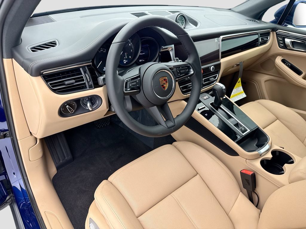 Used 2026 Porsche Macan AWD/4WD image 4