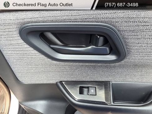 Used 2023 Nissan Rogue S FWD image 46