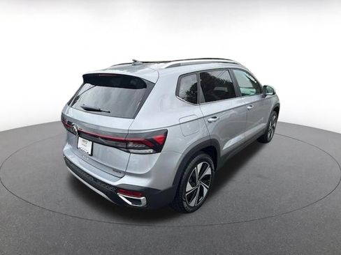 Used 2026 Volkswagen Taos SE AWD/4WD image 7