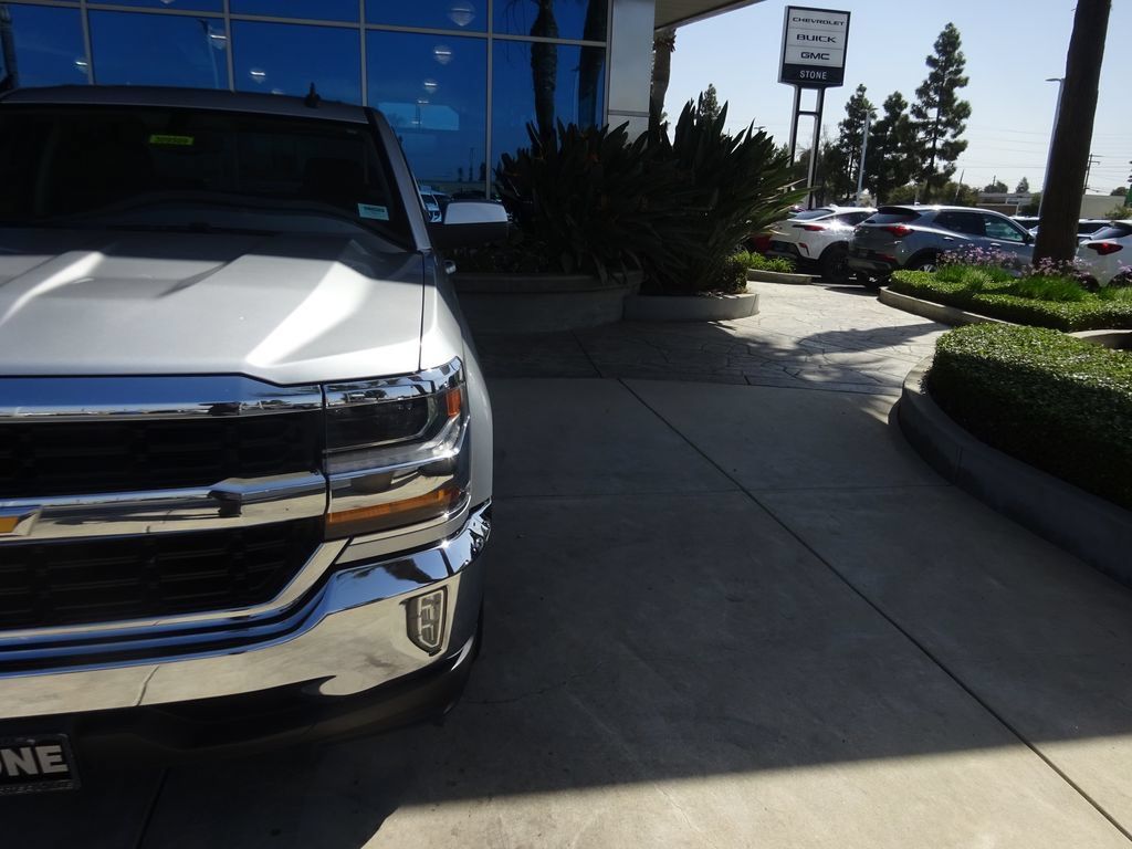 Used 2018 Chevrolet Silverado 1500 LT w/ All Star Edition RWD image 33