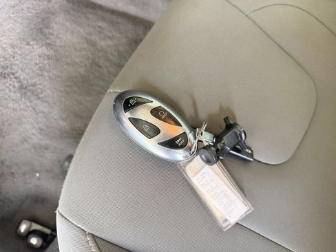 Used 2025 Hyundai Elantra SEL FWD image 18