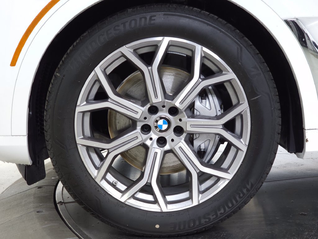 Used 2026 BMW X7 xDrive40i w/ Premium Package AWD/4WD image 7