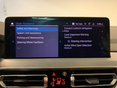 Used 2023 BMW X4 xDrive30i w/ M Sport Package AWD/4WD image 40
