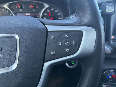 Used 2022 GMC Terrain SLT w/ Infotainment Package II image 21