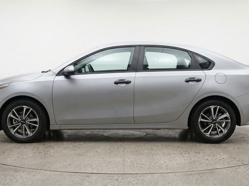 Used 2024 Kia Forte LXS FWD image 5