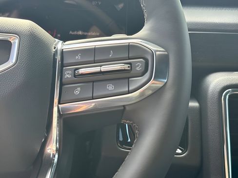 New 2026 GMC Yukon XL Denali w/ Sun & Power Step Package AWD/4WD image 12