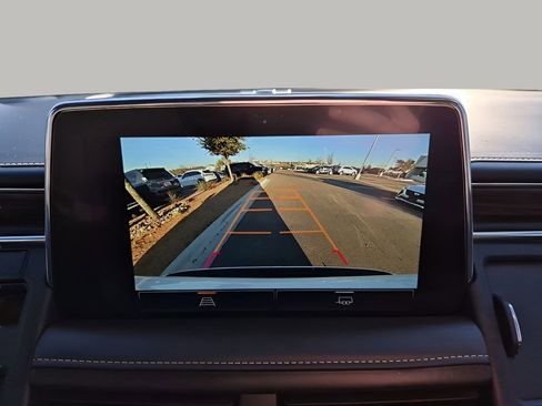 Used 2023 GMC Yukon SLT image 43