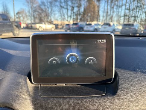 Used 2018 Toyota Yaris iA image 12