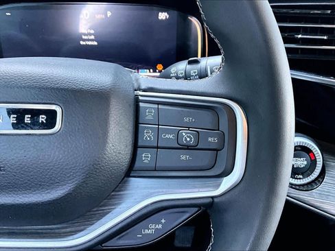 Used 2023 Jeep Wagoneer Series II w/ Premium Group I image 23