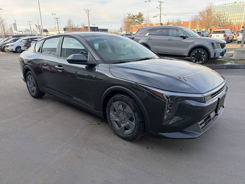 New 2025 Kia K4 LX image 4