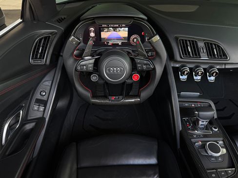 Used 2017 Audi R8 V10 w/ Carbon Exterior Package AWD/4WD image 34
