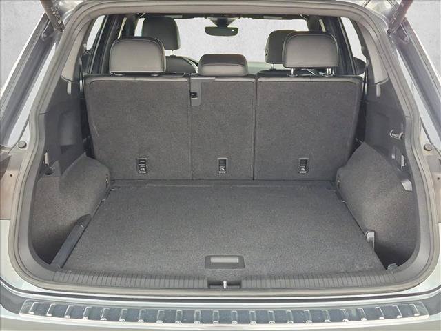 Used 2022 Volkswagen Tiguan SE R-Line AWD/4WD image 6
