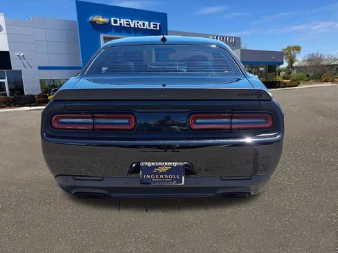 Used 2015 Dodge Challenger SRT Hellcat RWD image 22
