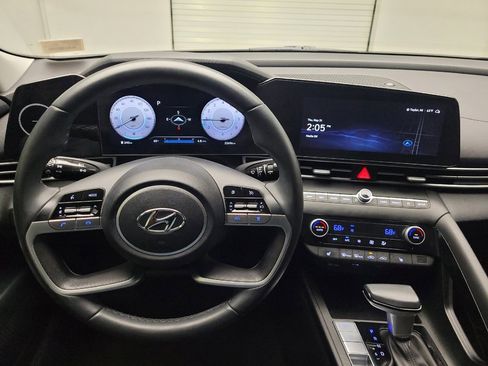 Used 2023 Hyundai Elantra SEL w/ Convenience Package FWD image 22