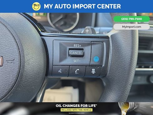 Used 2023 Nissan Rogue SV AWD/4WD image 16