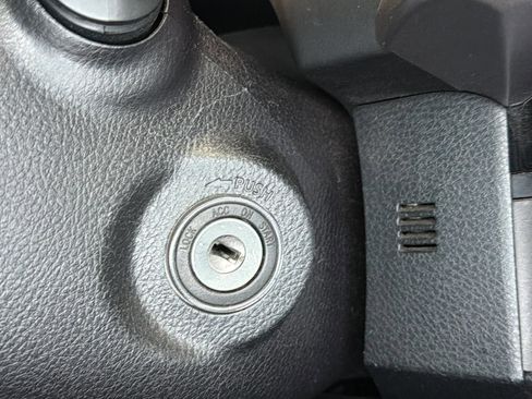Used 2016 Toyota Tacoma SR5 w/ SR5 Appearance Package (SN) AWD/4WD image 24