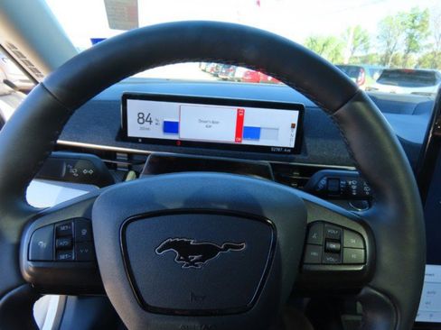 Used 2022 Ford Mustang Mach-E Premium image 26