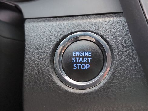 Used 2020 Toyota Camry XSE image 19