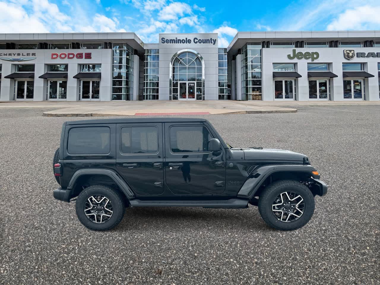 New 2027 Jeep Wrangler Unlimited Sahara AWD/4WD image 9
