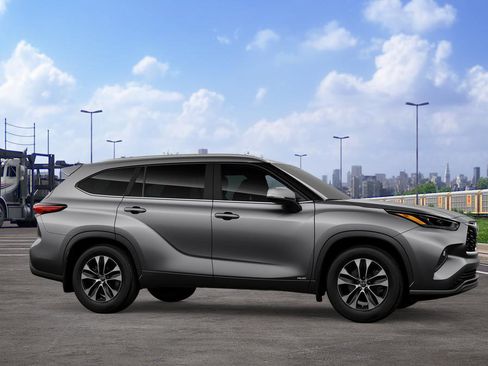 New 2026 Toyota Highlander XLE image 13
