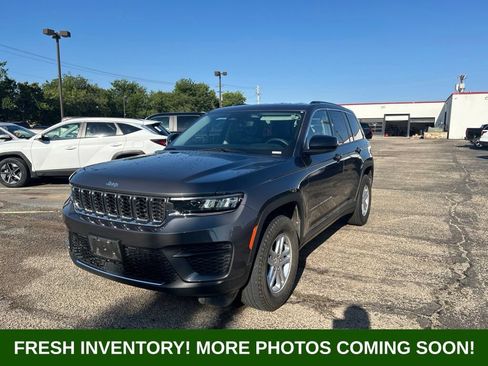 Used 2022 Jeep Grand Cherokee Laredo w/ Luxury Tech Group I RWD image 7