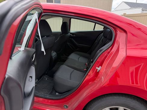 Used 2016 MAZDA MAZDA3 i Sport w/ Preferred Equipment Package FWD image 8