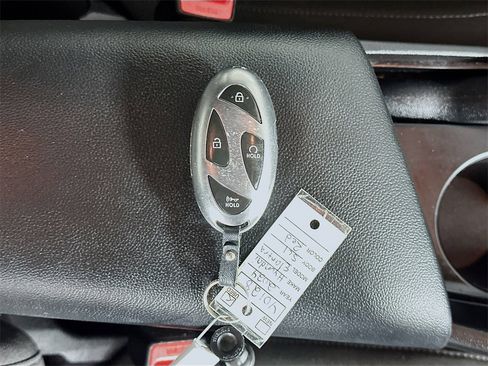 Used 2024 Hyundai Elantra SEL image 34