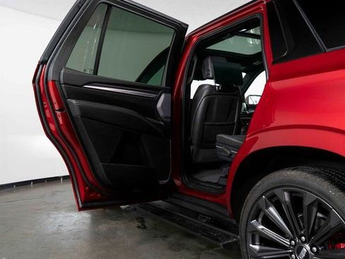 Used 2025 Cadillac Escalade V image 14