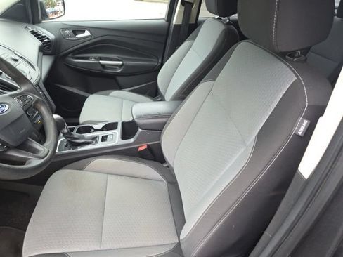 Used 2017 Ford Escape SE FWD image 16