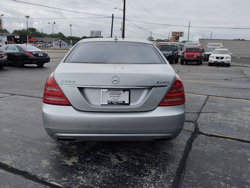 Used 2010 Mercedes-Benz S 550 4MATIC image 7