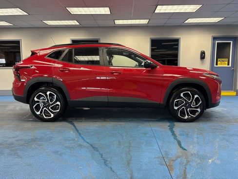 New 2026 Chevrolet Trax RS w/ Driver Confidence Package image 2