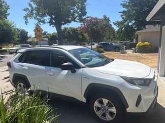 Used 2019 Toyota RAV4 LE w/ All Weather Liner Package AWD/4WD video 1