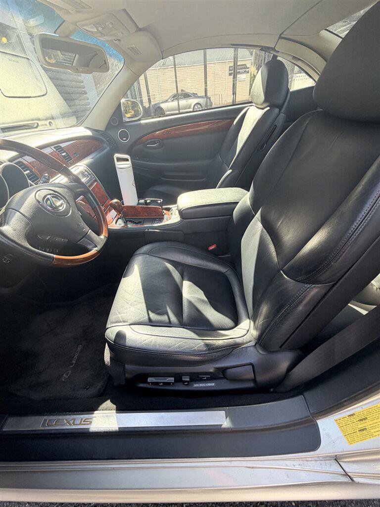 Used 2004 Lexus SC 430 Convertible RWD image 8