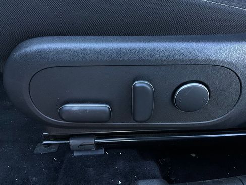 Used 2025 Hyundai Kona SEL image 11