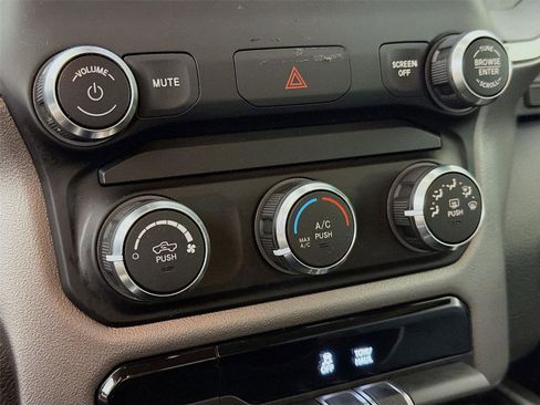Used 2020 RAM 1500 Big Horn AWD/4WD image 18