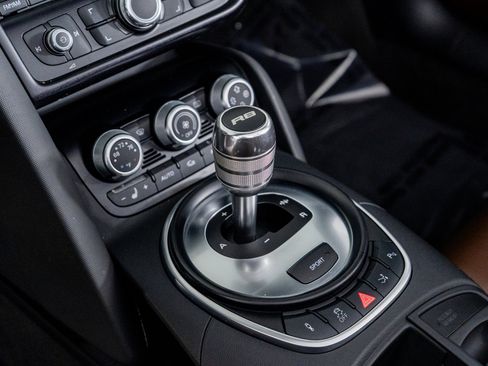 Used 2011 Audi R8 V8 image 34