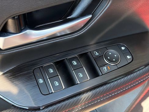 Certified 2026 Nissan Kicks SR FWD image 22