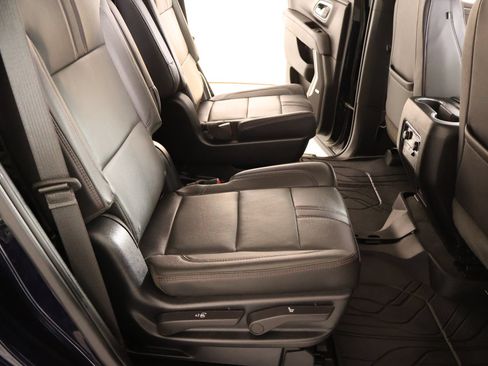 Used 2023 Chevrolet Tahoe RST w/ Luxury Package AWD/4WD image 15