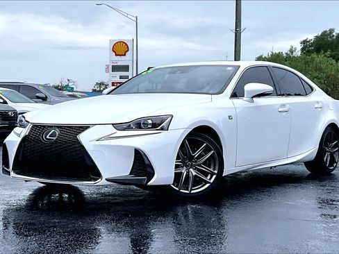 Used 2017 Lexus IS 200t F Sport w/ F Sport Package RWD image 1