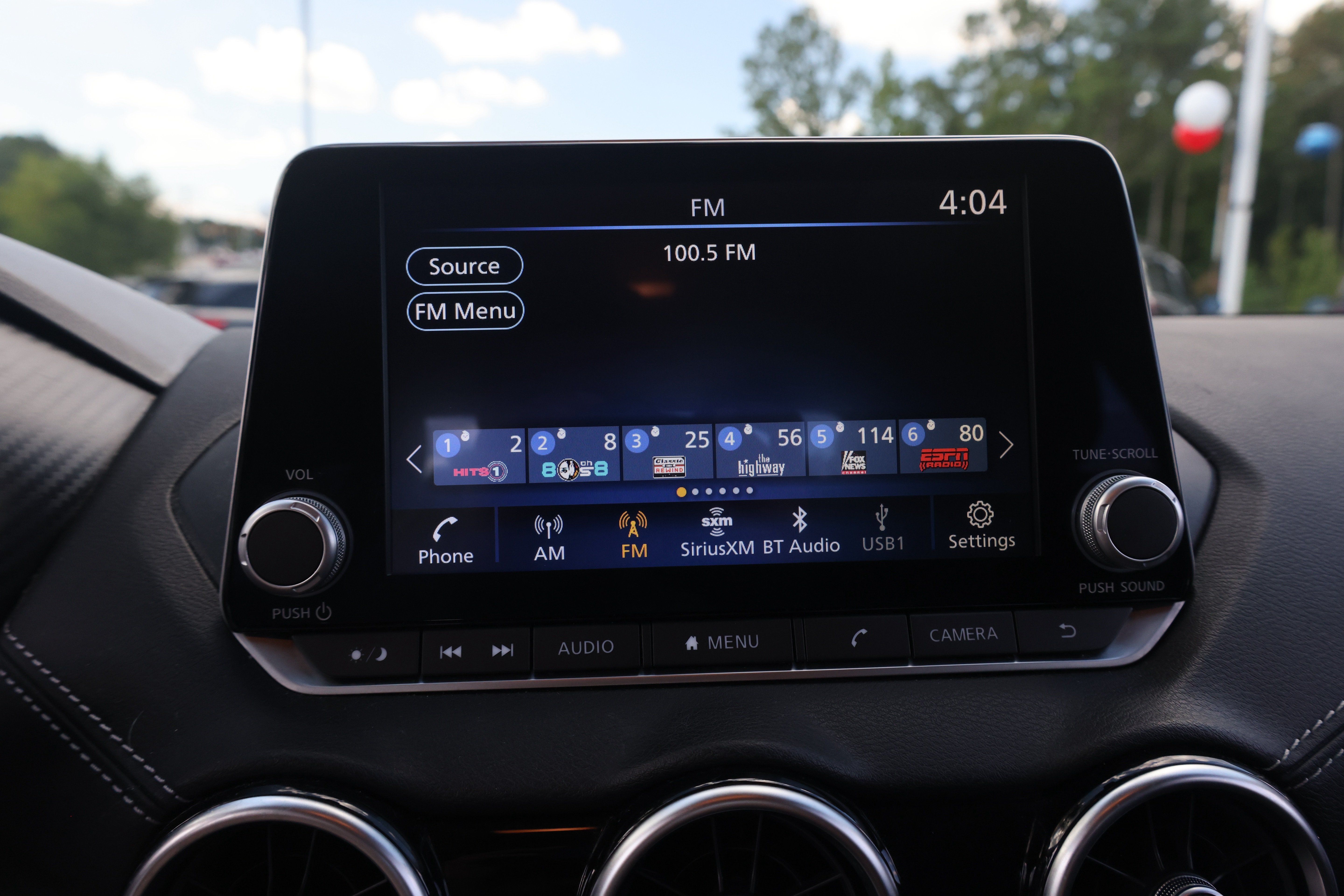 Used 2024 Nissan Sentra SV FWD image 23