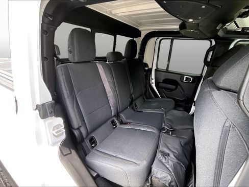 Used 2024 Jeep Gladiator Sport AWD/4WD image 26