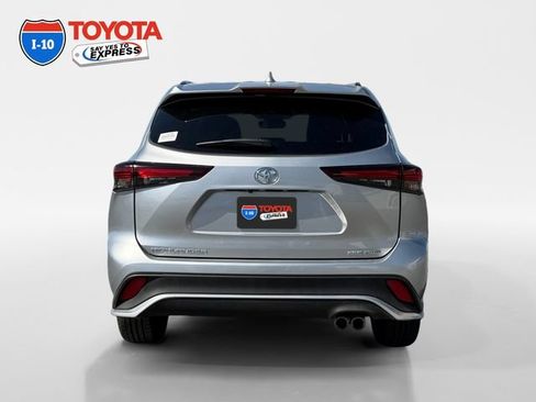 Certified 2025 Toyota Highlander XSE AWD/4WD image 4
