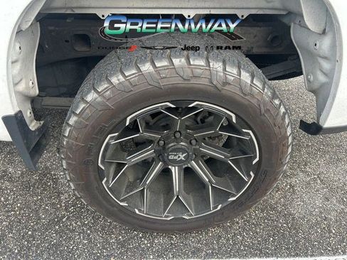 Used 2022 Chevrolet Silverado 1500 LT image 5