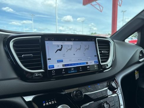 New 2026 Chrysler Voyager LX image 16