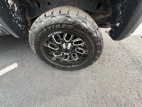 Used 2022 Chevrolet Silverado 2500 Custom w/ Custom Value Package image 9