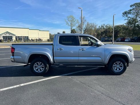 Certified 2019 Toyota Tacoma SR5 image 6
