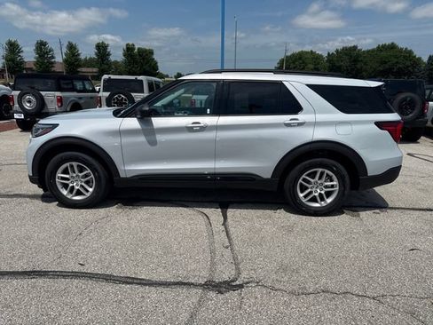 New 2026 Ford Explorer Active AWD/4WD image 9